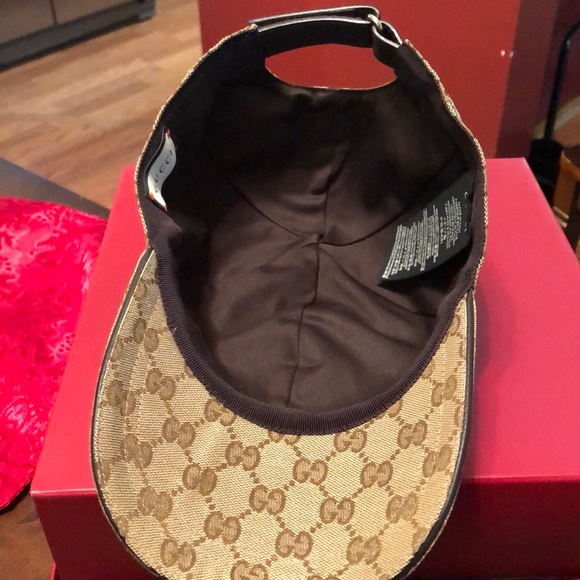 Gucci Cap In Excellent Condition - Picture 4 of 9